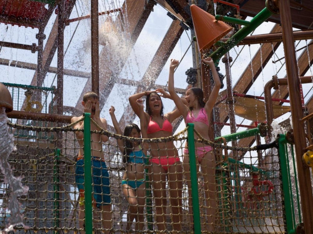 Six Flags Great Escape Lodge & Indoor Waterpark Image 18